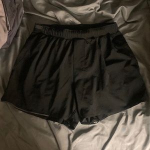 Lululemon 2 in 1 men’s running shorts